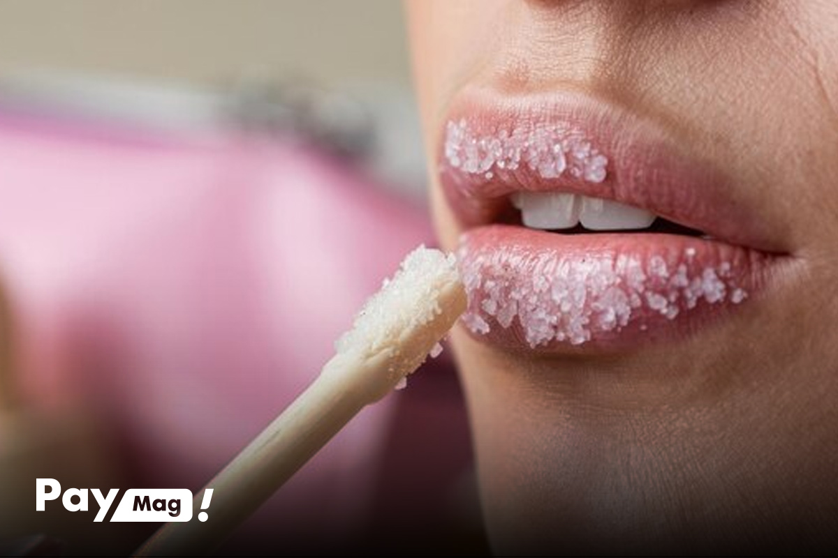 نحوه استفاده از اسکراب لب